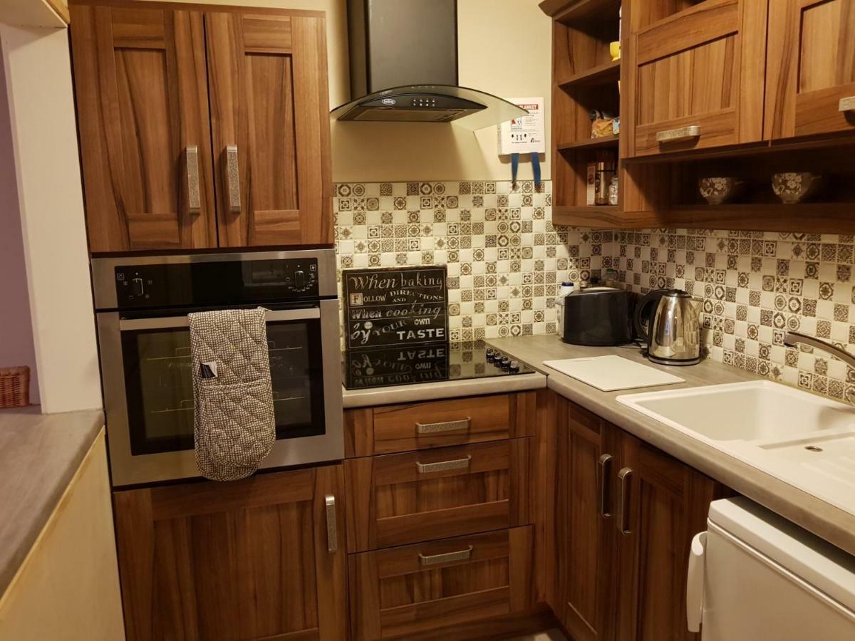 Ethan House Holiday Suites Killarney Bagian luar foto